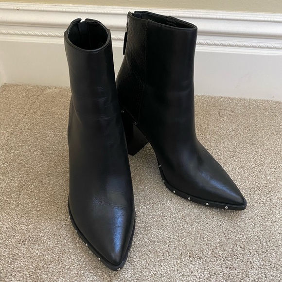 Aldo Snakeskin Booties - Picture 1 of 7
